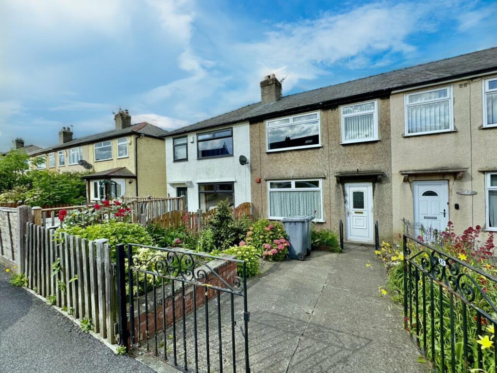 3 bedroom terraced house for sale in Birkenshaw Lane, Birkenshaw, BD11