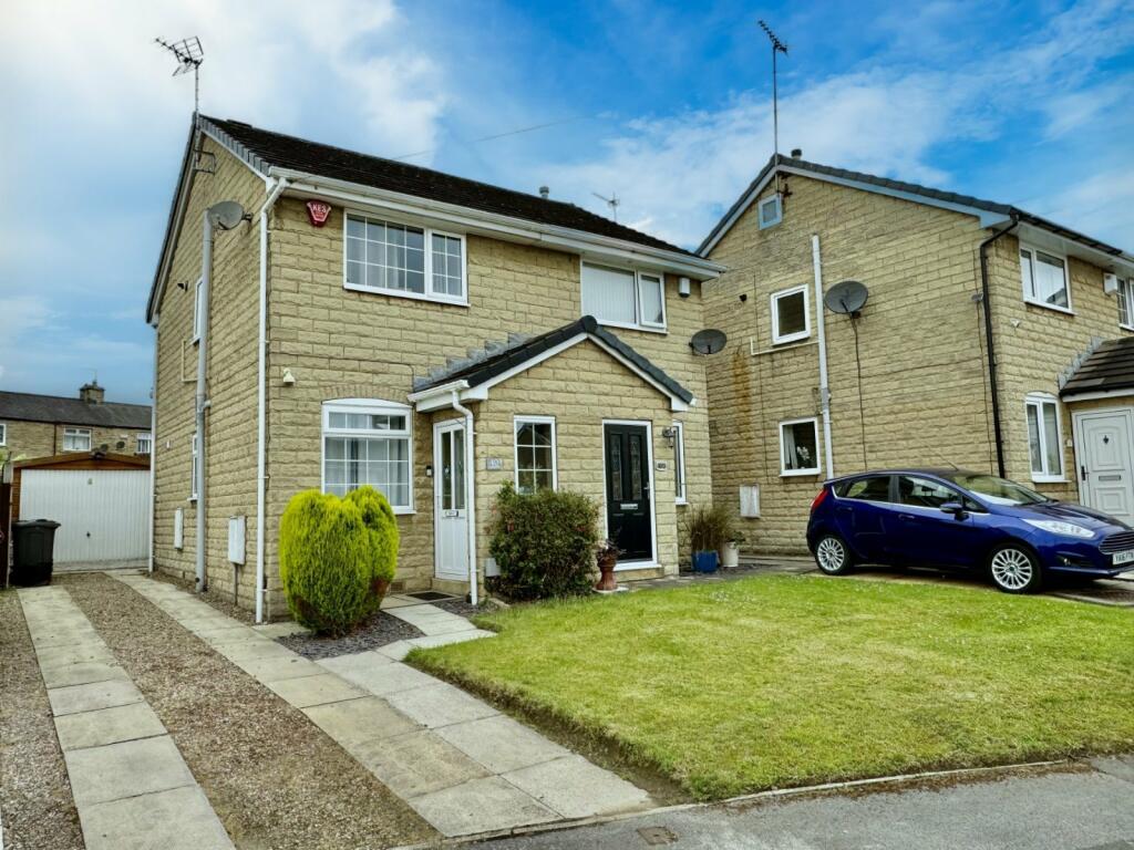 2 bedroom semidetached house for sale in Clarence Street, Cleckheaton