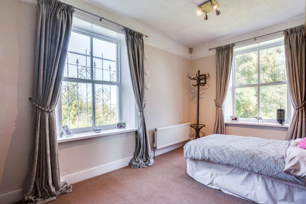 Additional property image - Springfield Terrace, Scholes, BD19