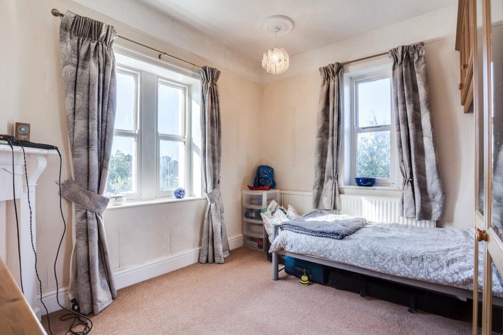 Additional property image - Springfield Terrace, Scholes, BD19