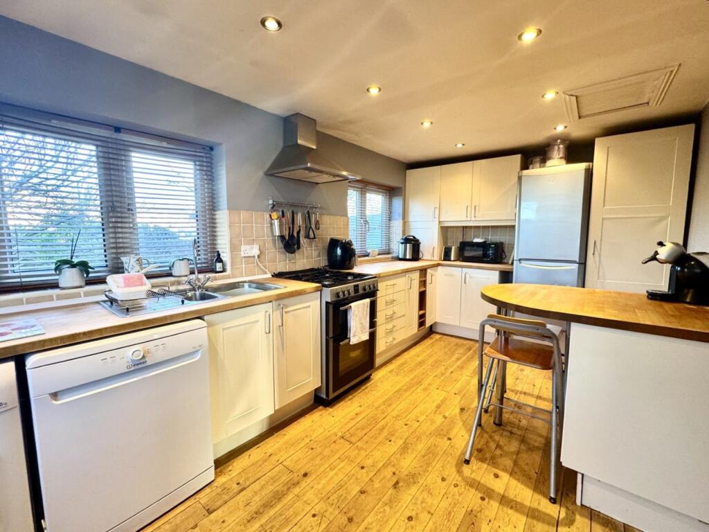 Additional property image - Mill Lane, Birkenshaw, BD11
