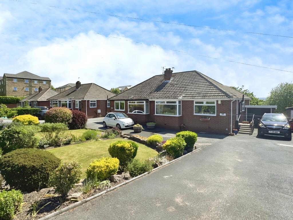 Main image of property: Spen Lane, Cleckheaton, BD19