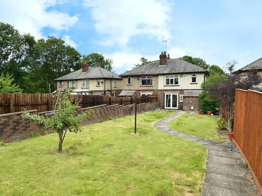 Main image of property: Bradford Road, Cleckheaton, BD19