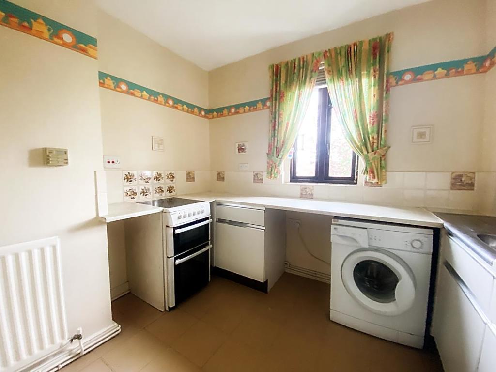 2 bedroom flat for sale in Kingsmere Gardens, Walker, NE6