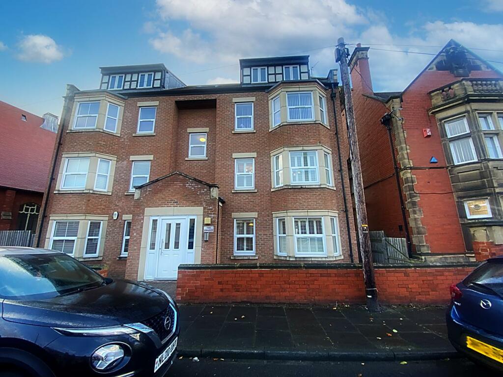3 bedroom semidetached house for sale in The Grange, Park Road