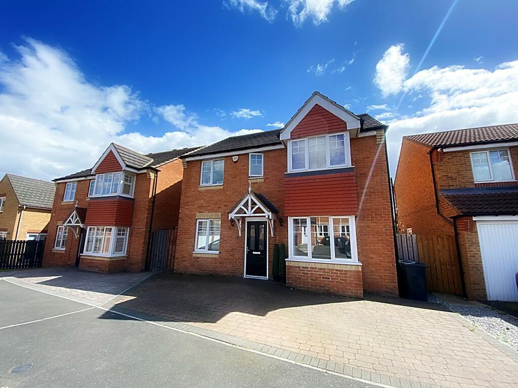 4 bedroom detached house for sale in Horsley View, Dilston Grange, Wallsend, NE28