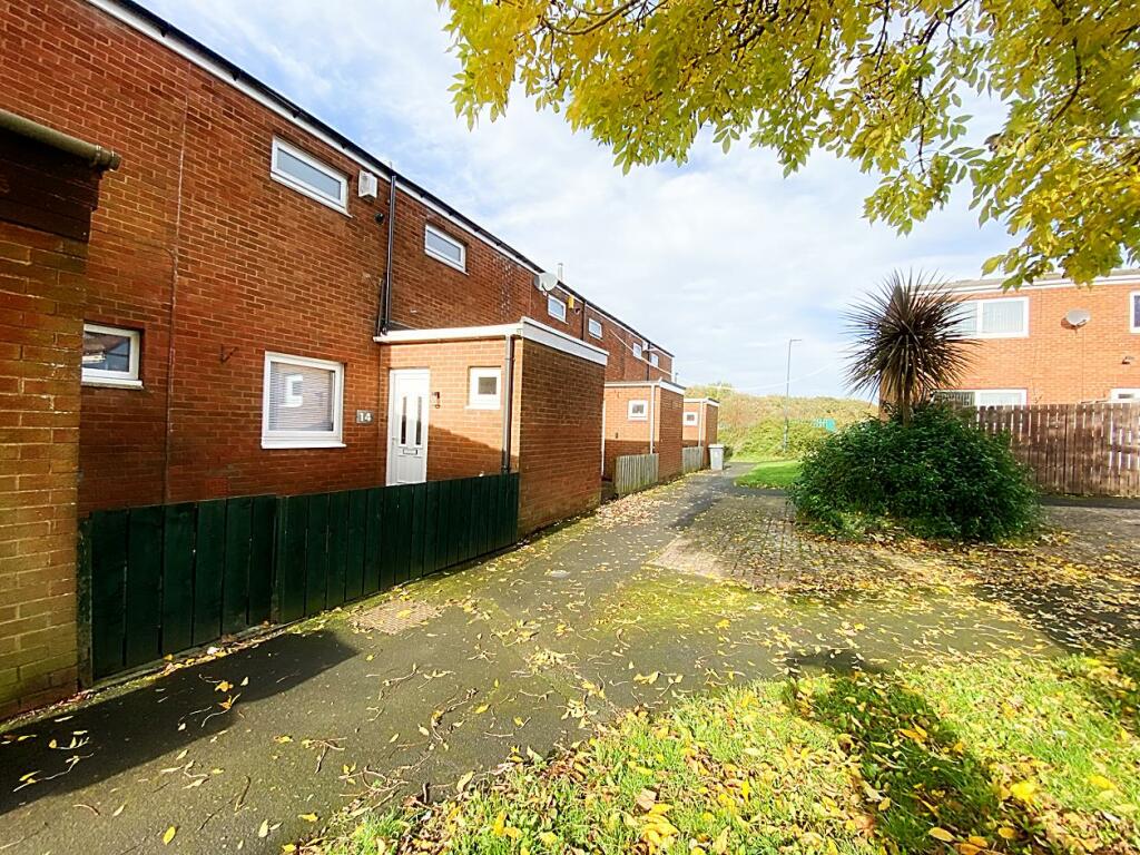2 bedroom semidetached house for sale in River View, North Shields, NE30
