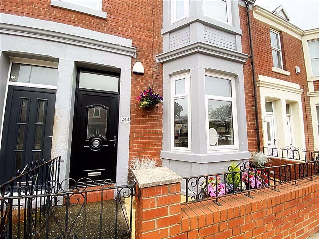 2 bedroom flat for sale in Station Road, Wallsend, Tyne & Wear, NE28 , NE28