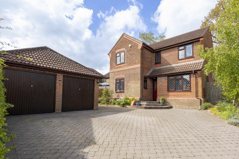 4 bedroom detached house for sale in Bay Tree Close, Heathfield, TN21