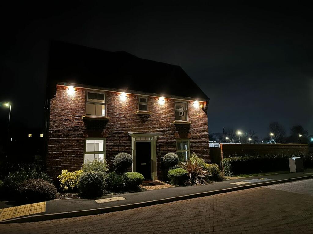 3 bedroom semidetached house for sale in Whetstone Street, Redditch, B98