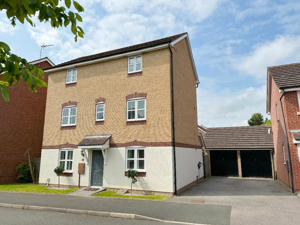 4 bedroom detached house for sale in Claypitts Boulevard, Chase Meadow