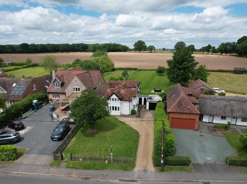 3 bedroom detached house for sale in Norton Lindsey, Warwick, CV35