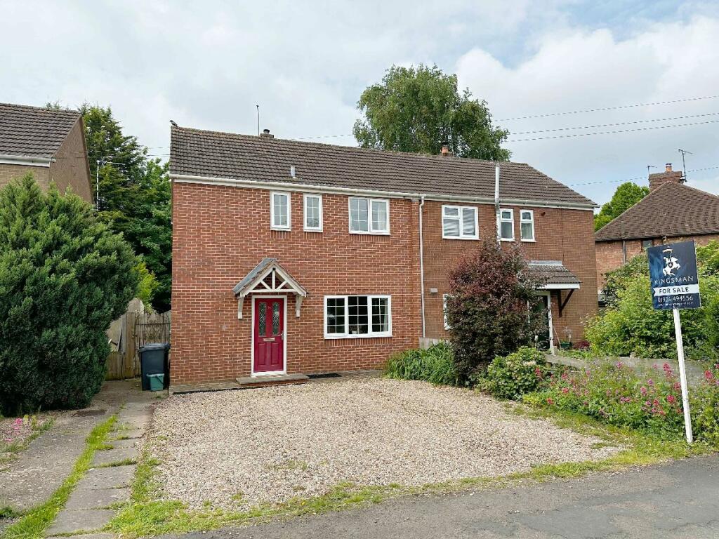 3 bedroom semidetached house for sale in Franklin Road, Whitnash