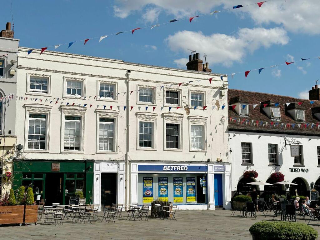 Main image of property: 9 Market Place, Warwick