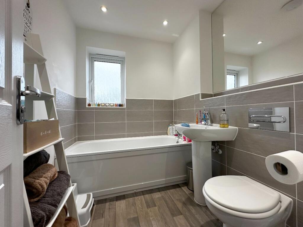 Additional property image - Pease Close, Heathcote, Warwick