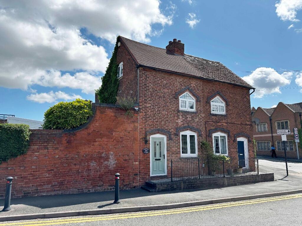 Main image of property: Parkfield Road, Coleshill, Birmingham