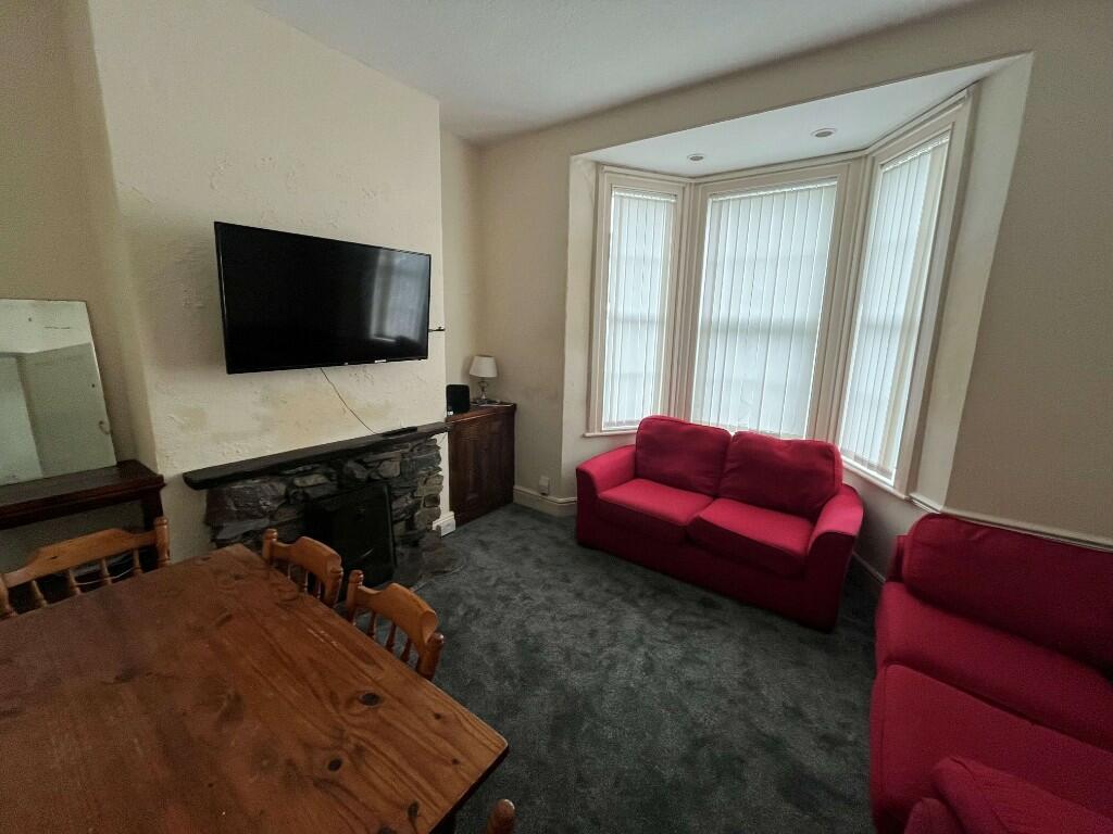 4 bedroom terraced house for rent in Furzehill Road, Plymouth, Devon, PL4