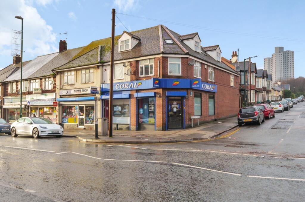 Outoftown retail property for sale in Sneinton Dale, Nottingham