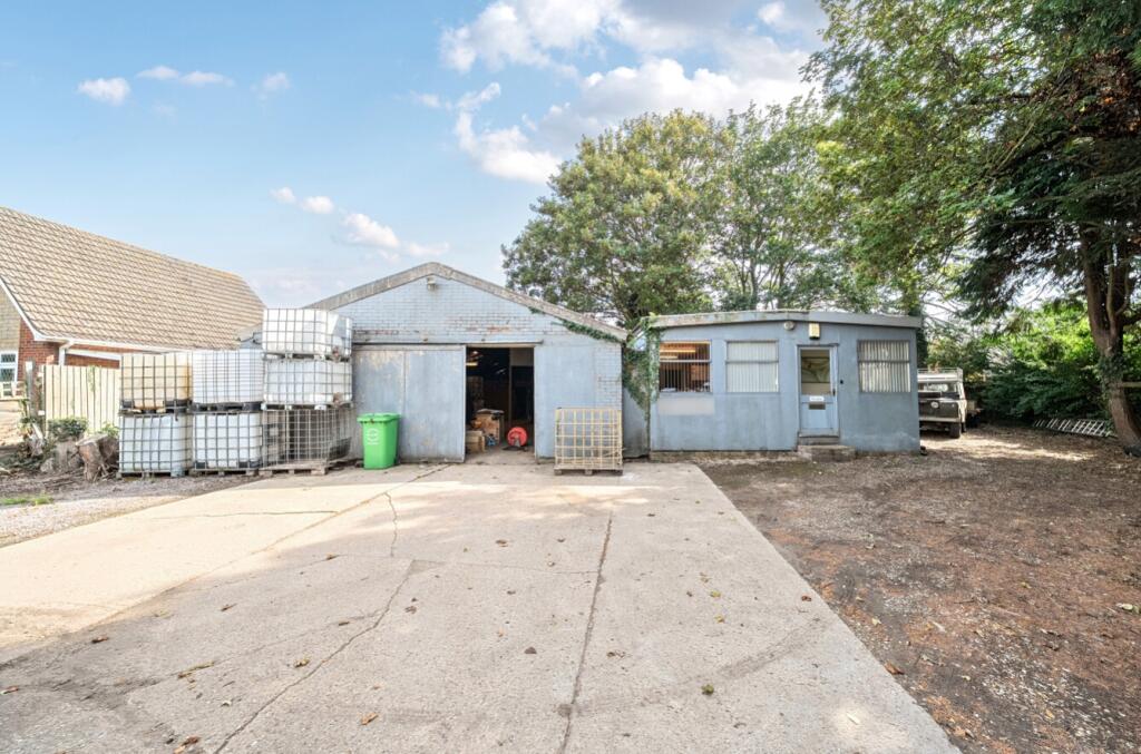 Main image of property: 16/18/20 Badgate & 7 Browntoft, Donington, Spalding, Lincolnshire, PE11