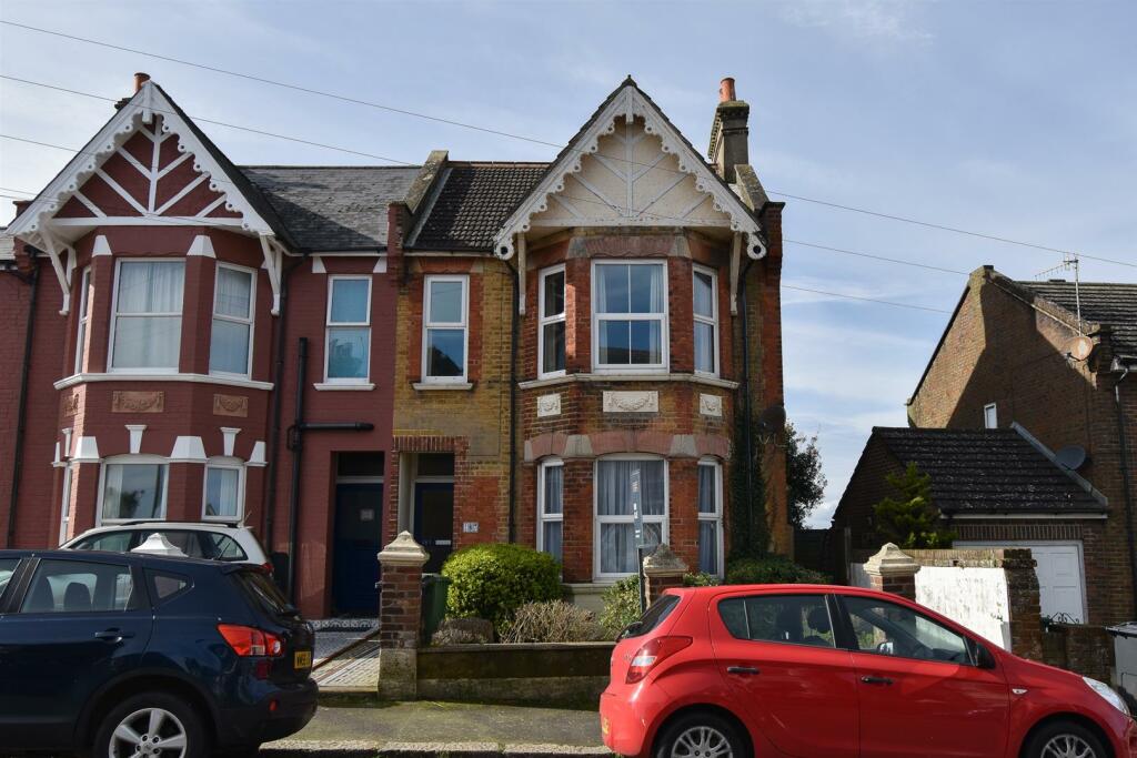 1 bedroom flat for sale in Ashburnham Road, Hastings, TN35