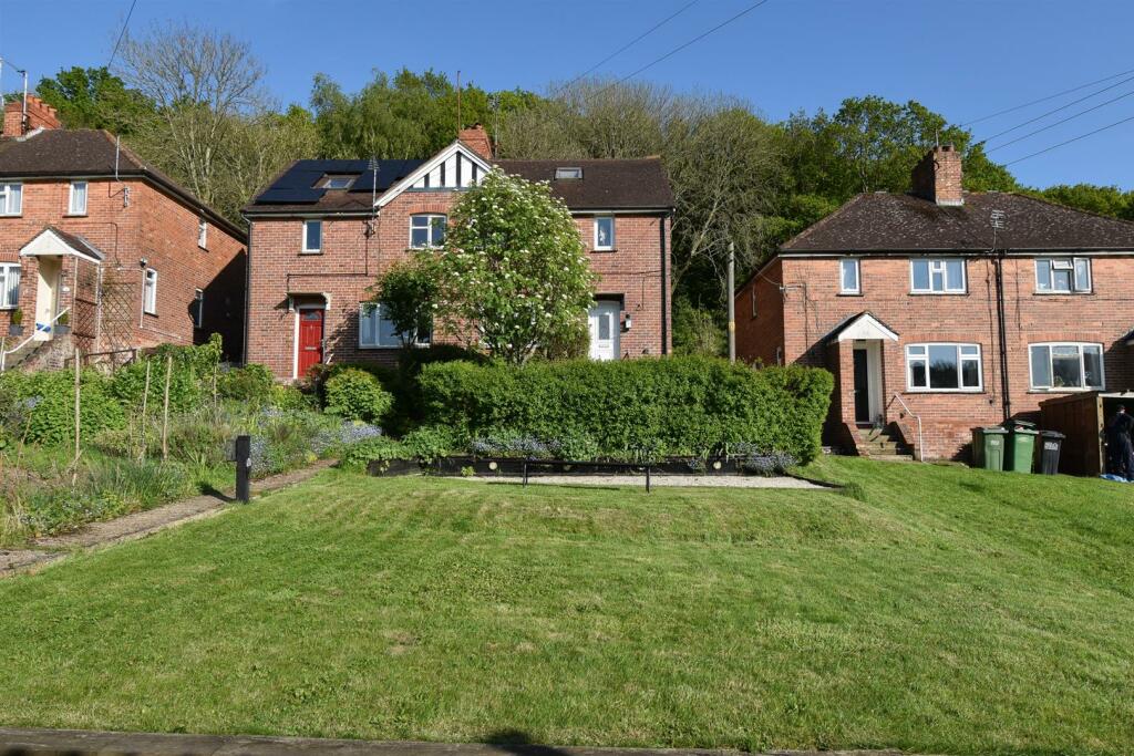 3 bedroom semidetached house for sale in Blacksmiths Field, Crowhurst