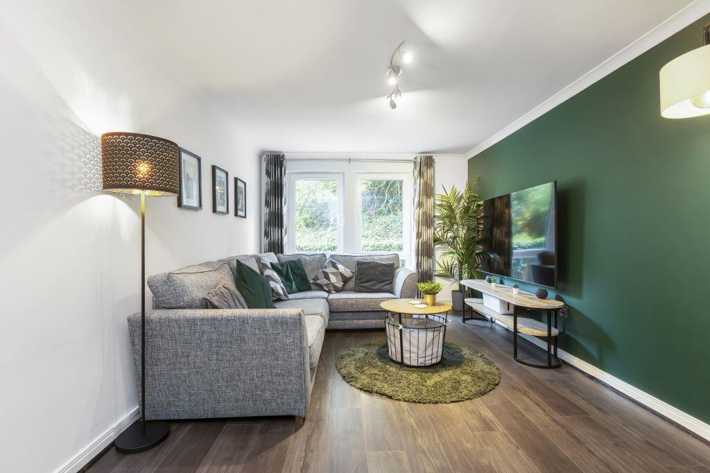 Main image of property: 59 (flat 11), Lanark Road, Kingsknowe, Edinburgh, EH14 1TL