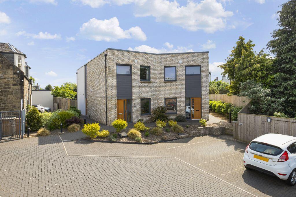 Main image of property: 82A, Main Street, Davidsons Mains, Edinburgh, EH4 5AB