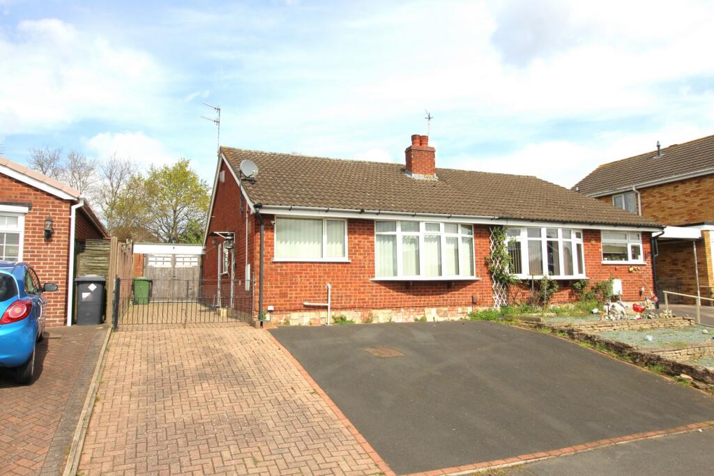 2 bedroom bungalow for sale in Shakespeare Drive, Kidderminster, DY10