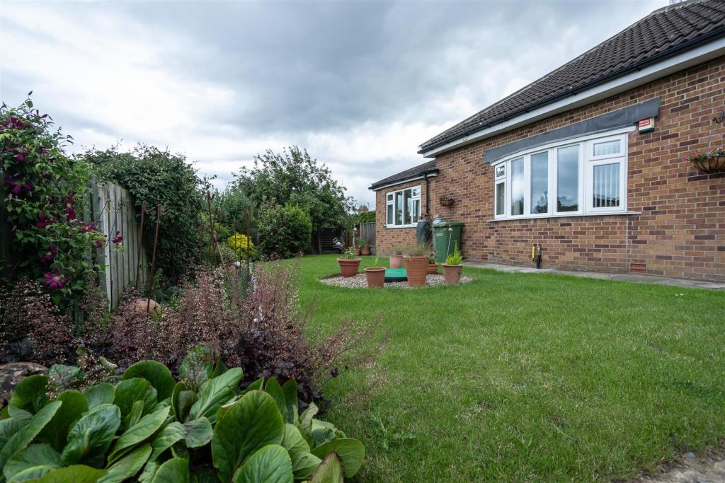4 bedroom detached house for sale in Hackforth Road, Little Crakehall
