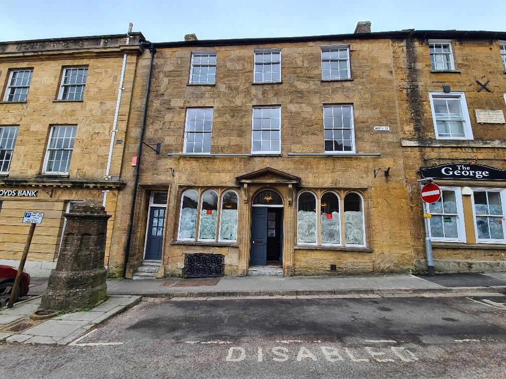 Restaurant to lease in 1 North Street, Ilminster, Somerset, TA19