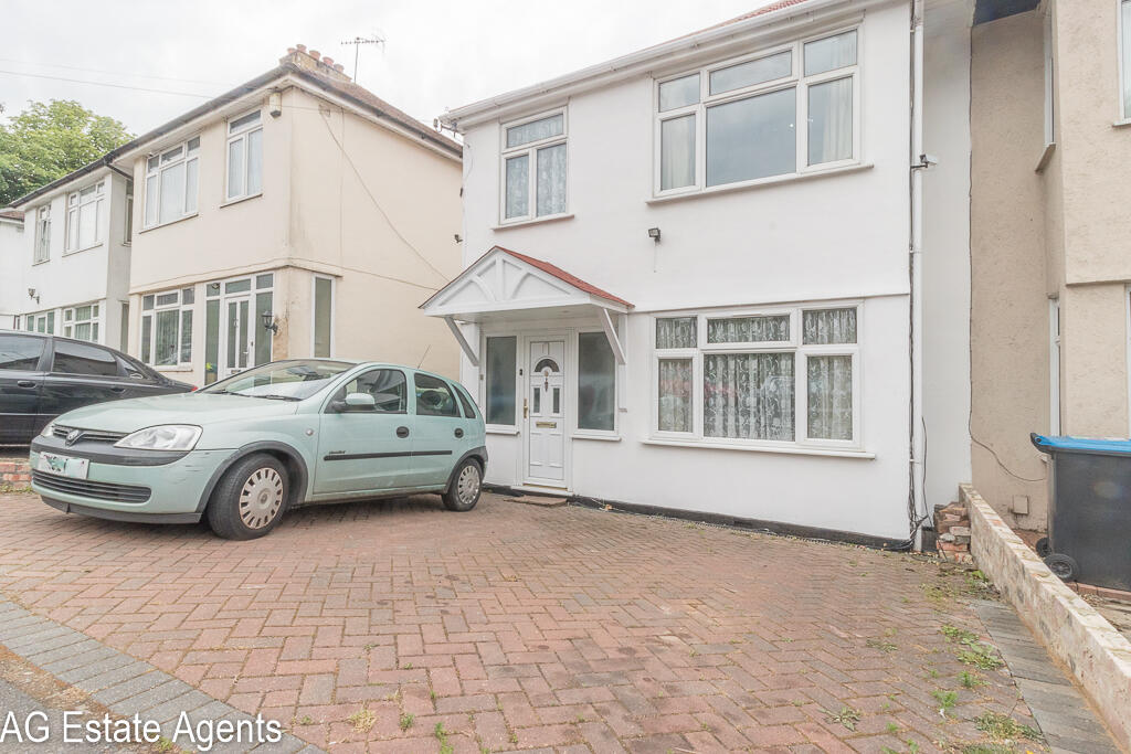 Main image of property: Lawn Lane, Hemel Hempstead, Hertfordshire