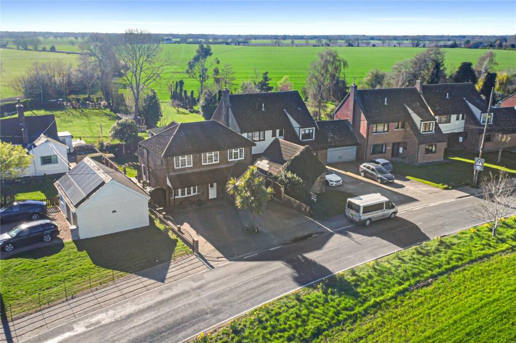 4 bedroom detached house for sale in Shop Road, Little Bromley, Manningtree, Essex, CO11