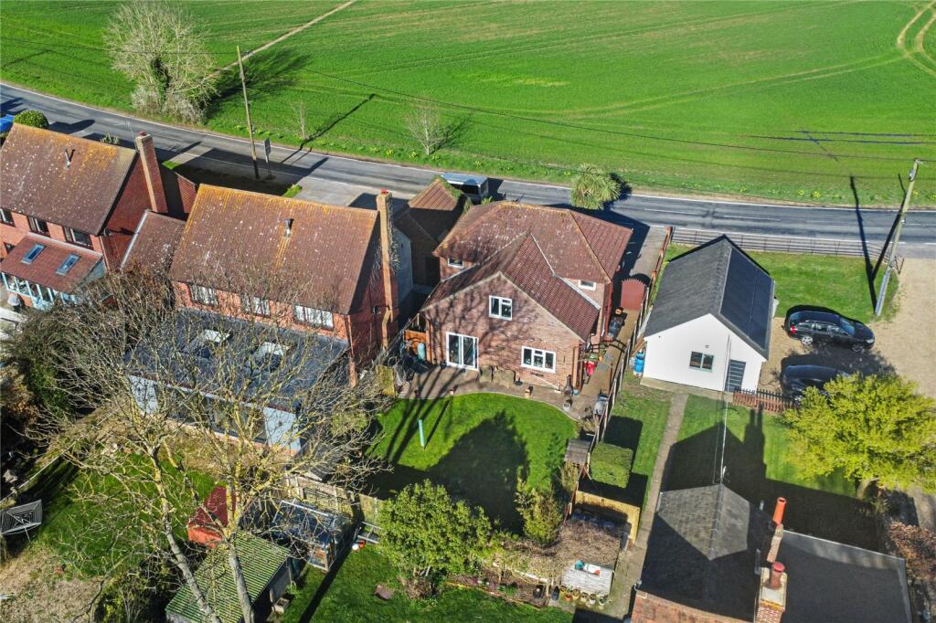 4 bedroom detached house for sale in Shop Road, Little Bromley