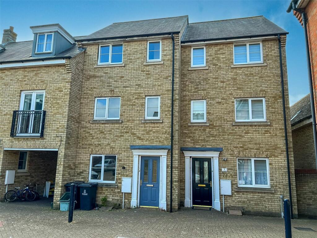 4 bedroom terraced house for sale in Hutley Drive, Colchester, CO4