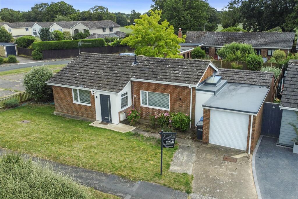 2 bedroom bungalow for sale in Chaplin Road, East Bergholt, Colchester