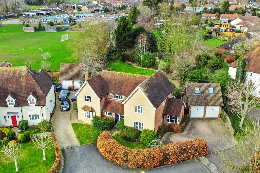 5 bedroom detached house for sale in Hop Meadow, East Bergholt