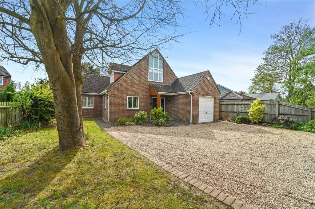 4 bedroom detached house for sale in White Horse Road, East Bergholt