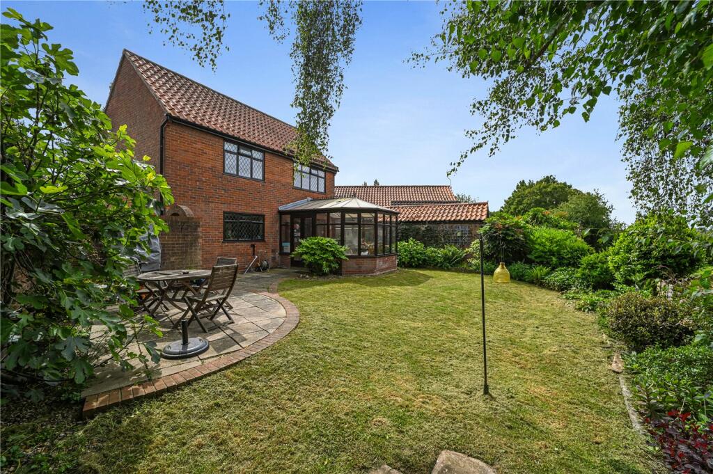 3 bedroom detached house for sale in Dedham Meade, Dedham, Colchester
