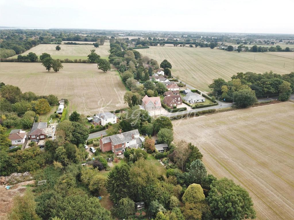 3 bedroom semidetached house for sale in Ardleigh Road, Dedham