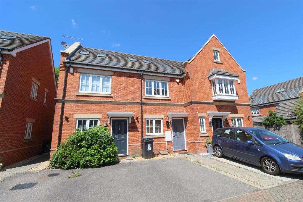 Main image of property: Derisley Close, Byfleet, West Byfleet