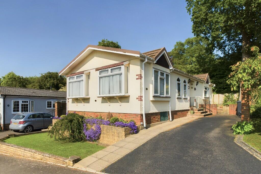 2 bedroom park home for sale in Upper Farm, Boxhill, KT20