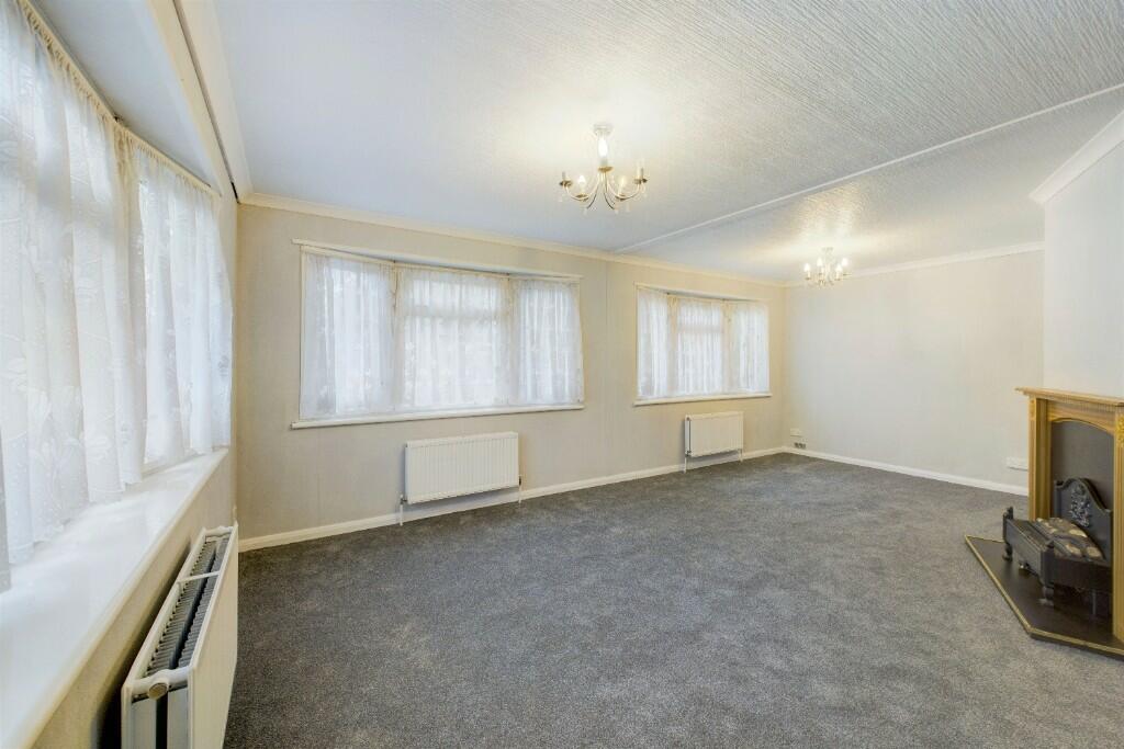 2 bedroom park home for sale in Holly Lodge, Lower Kingswood, KT20