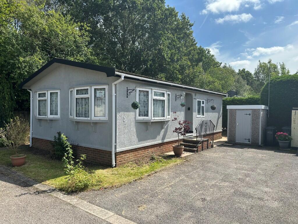 2 bedroom park home for sale in Holly Lodge, Lower Kingswood, KT20