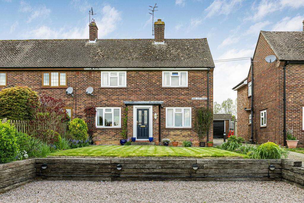3 bedroom semidetached house for sale in Ide Hill Road, Four Elms, Edenbridge, Kent, TN8