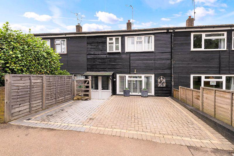 3 bedroom terraced house for sale in Cedar Drive, Edenbridge, TN8
