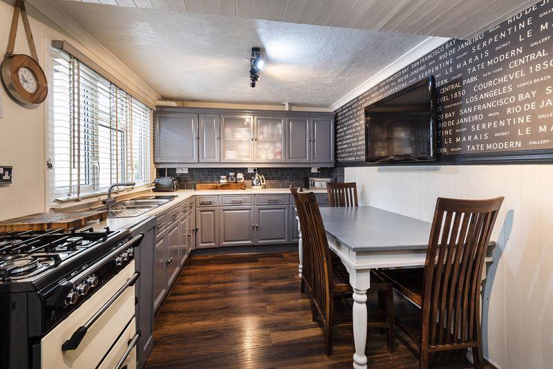 3 bedroom terraced house for sale in Cedar Drive, Edenbridge, TN8