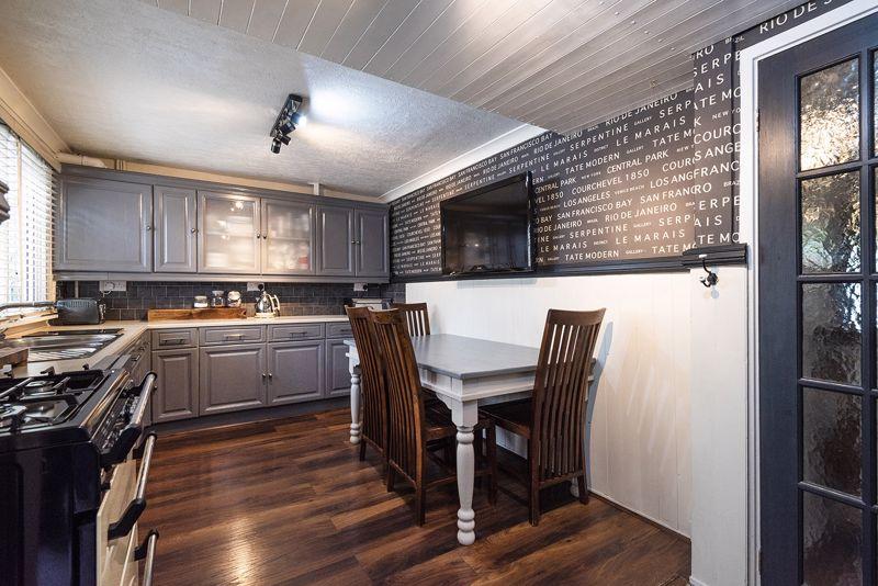 3 bedroom terraced house for sale in Cedar Drive, Edenbridge, TN8