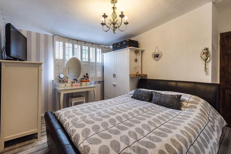 3 bedroom terraced house for sale in Cedar Drive, Edenbridge, TN8