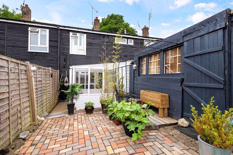 3 bedroom terraced house for sale in Cedar Drive, Edenbridge, TN8
