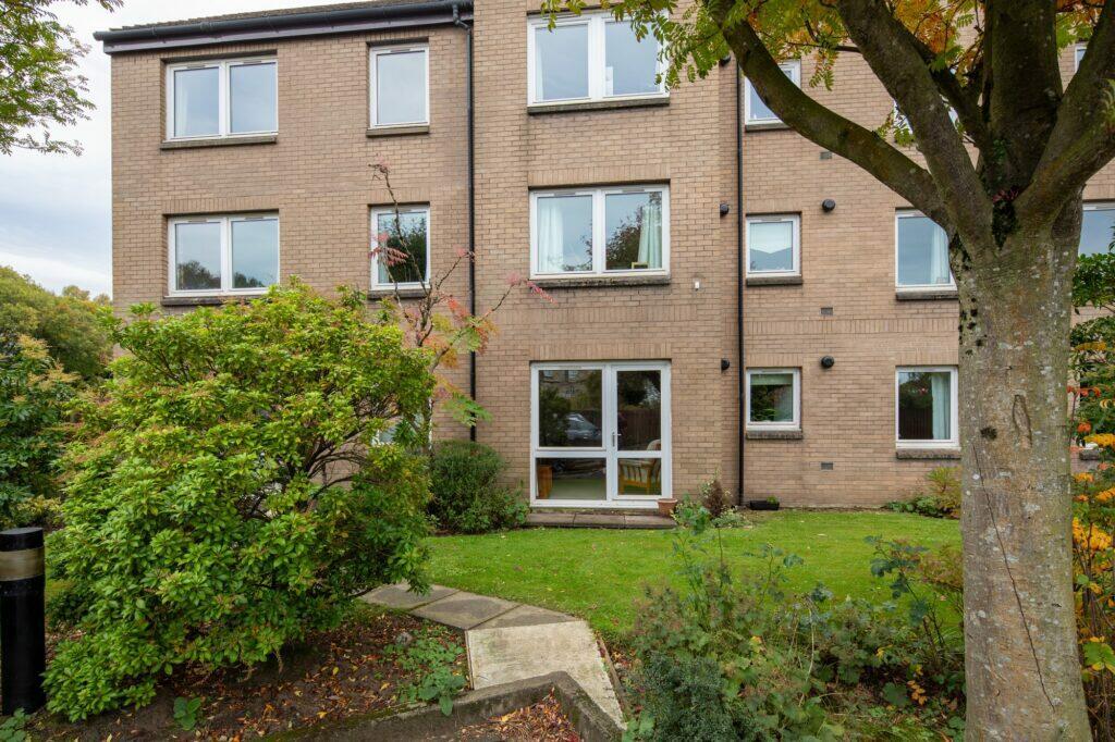 1 bedroom retirement property for sale in Homeburn House, Fenwick Road, Giffnock, G46